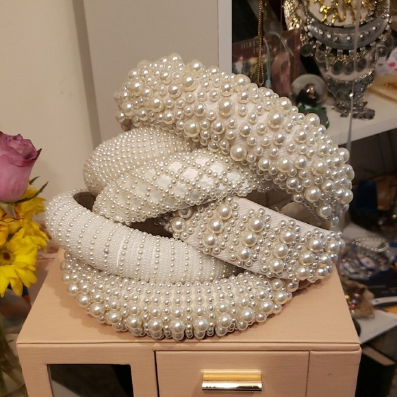 Elegant Pearl Headbands | Sirens Collection | Wedding & Special Occasion - Picture 15 of 15